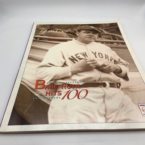Vintage 1995 Yankees Yearbook 46th Annual Edition Babe Ruth Tribute - Picture 2 of 10